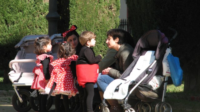 Sfeerbeelden van het vermaarde carnaval van Cadiz.