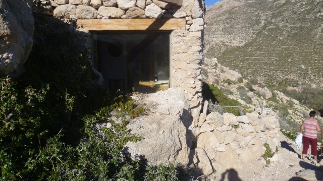 Ednkele kluizenaars hebben er een best gezellig huisje gebouwd.