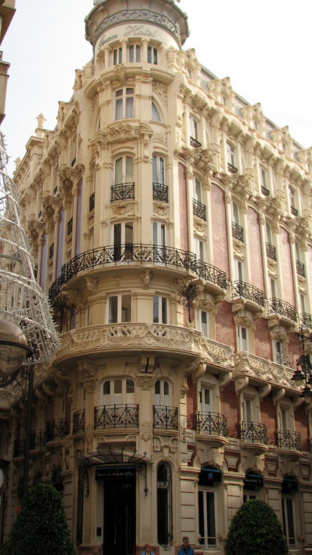 Een gevel zoals er wel meer te zien zijn van begin 1900.