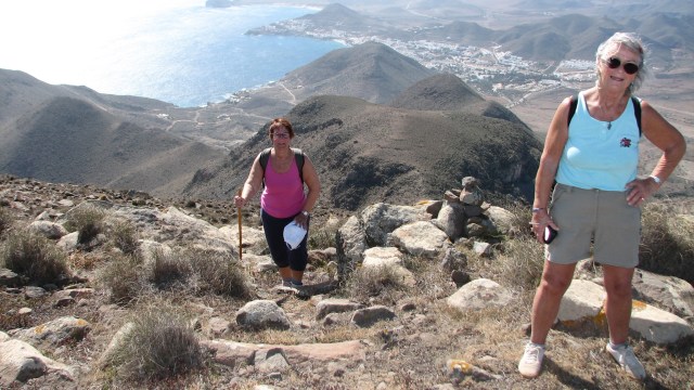 Moe maar voldaan komen we boven.