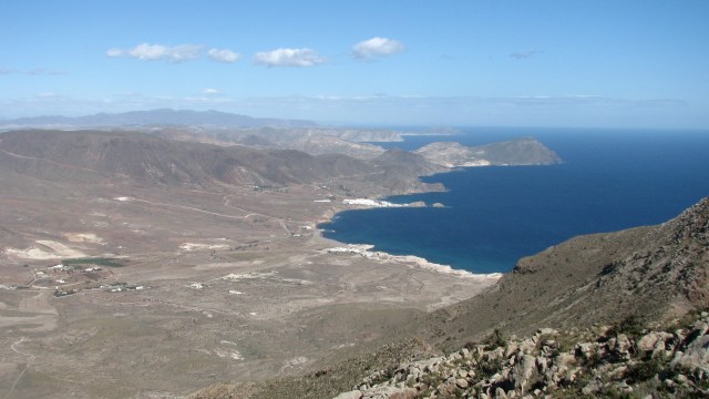 Panorama van Los Escullos, Isleta de Moro en verder tot aan  Carboneras.